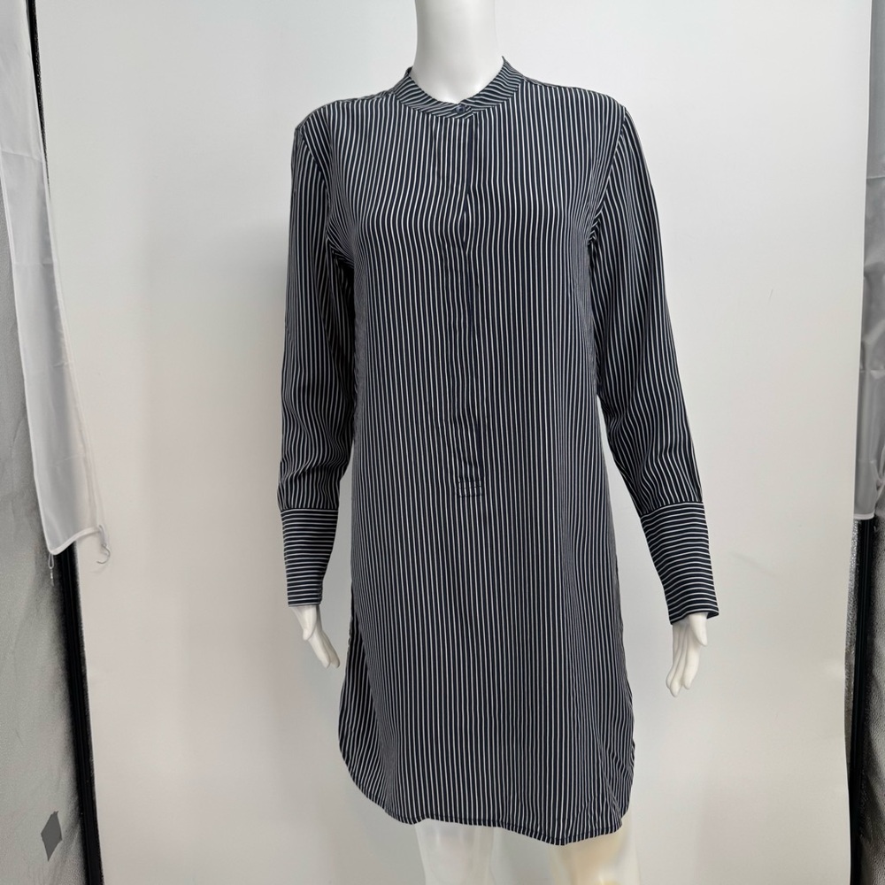Equipment Femme Ian Silk Shirt Dress in White and Navy Size XS